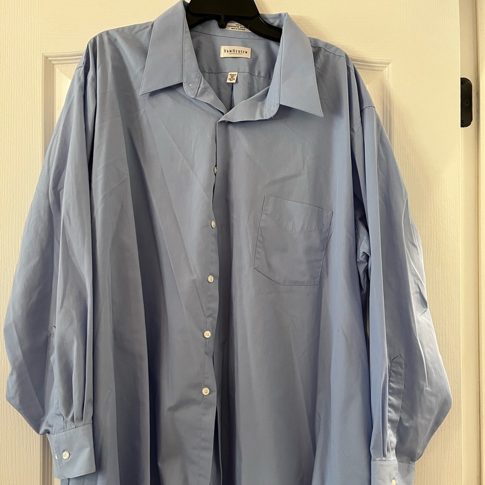 EUC Van Heusen dress shirt